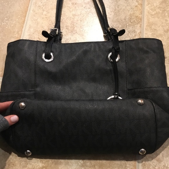 Michael Kors bag - Picture 2 of 6